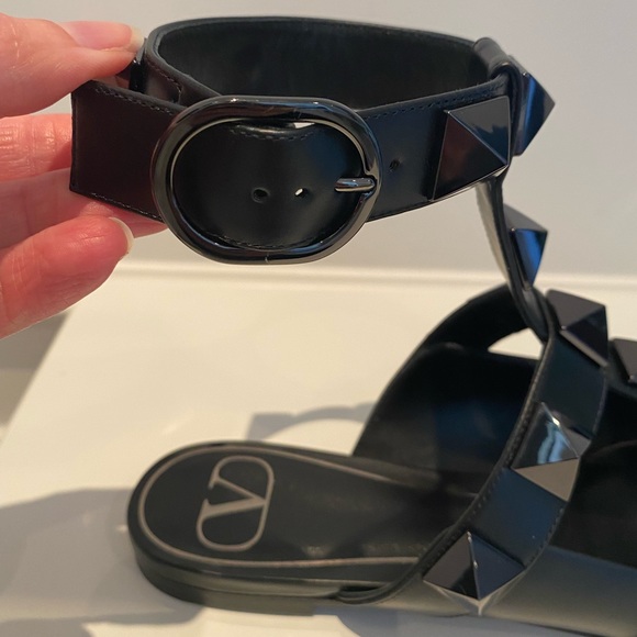 Brand new VALENTINO GARAVANI Roman Stud Leather Ankle-Strap Ballet Flats - Picture 6 of 13